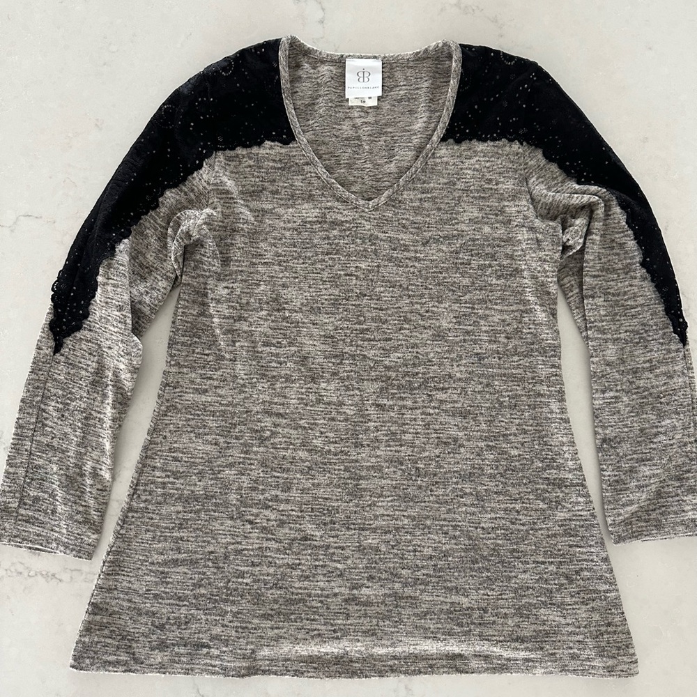 PapillonBlanc lace trimmed long sleeve grey shirt size small
